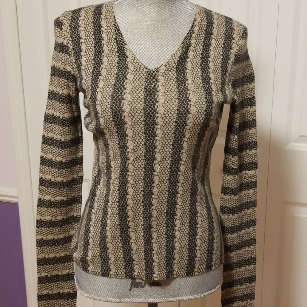 Cashmere V-neck sweater